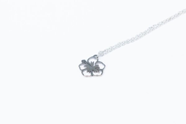 Jazmin Bogionne Silver Hibiscus