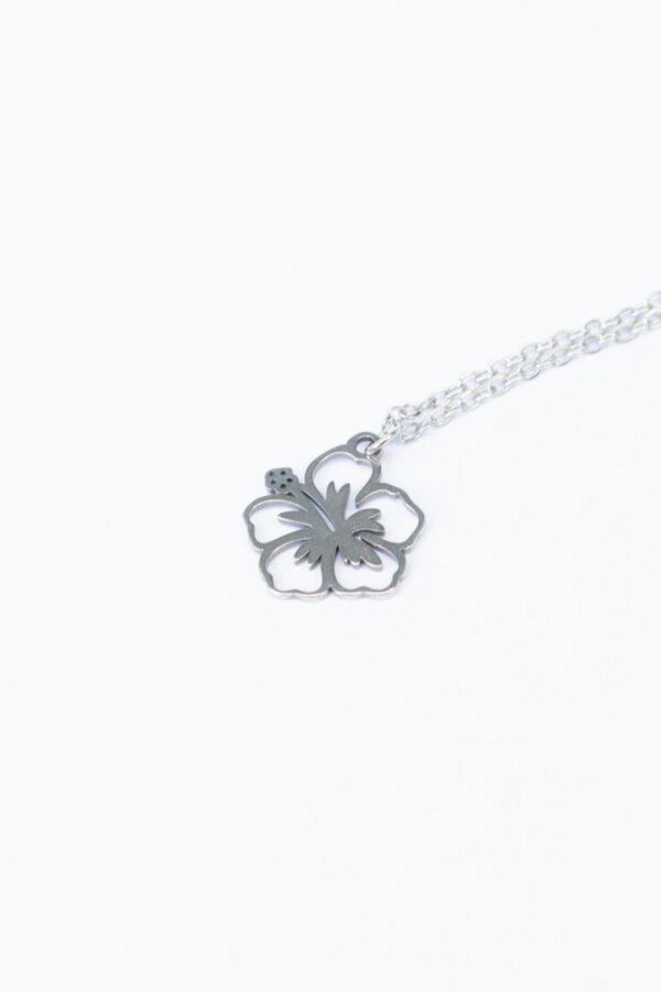 Jazmin Bogionne Silver Hibiscus